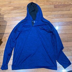 men under armor size medium, long sleeve hoodie, T-shirt, blue